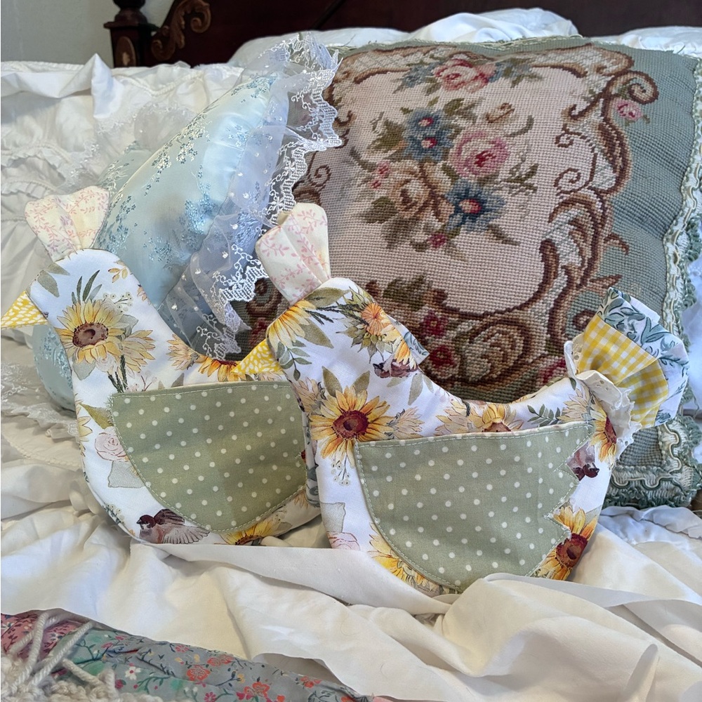 Chicken oven mitts
